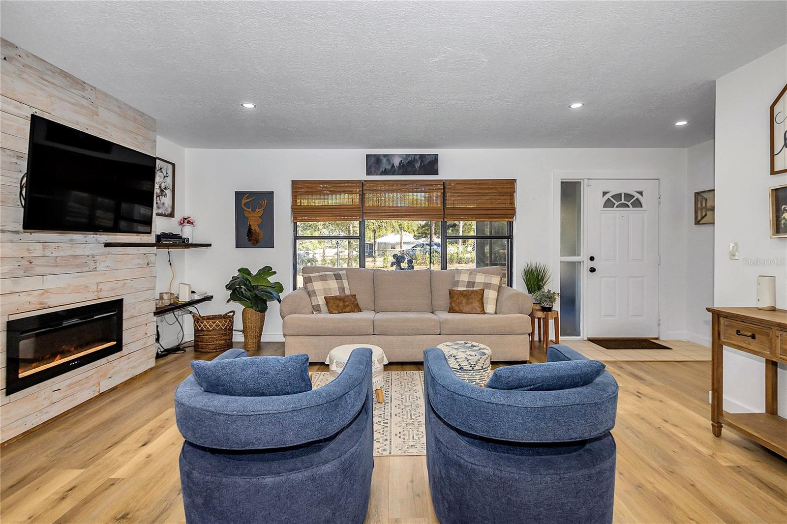 Image 10 of 49 For 3598 Trout Street