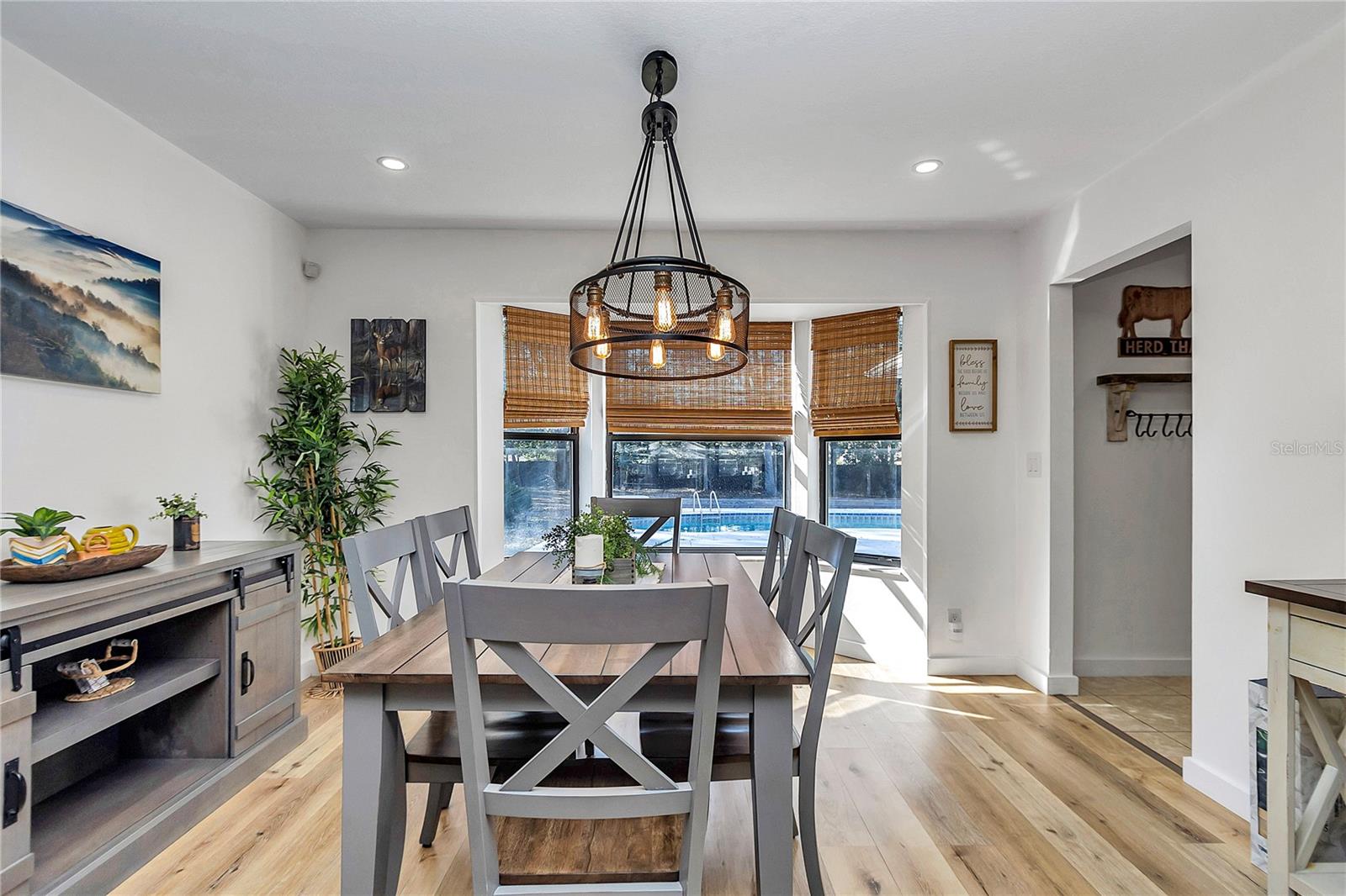 Image 11 of 49 For 3598 Trout Street