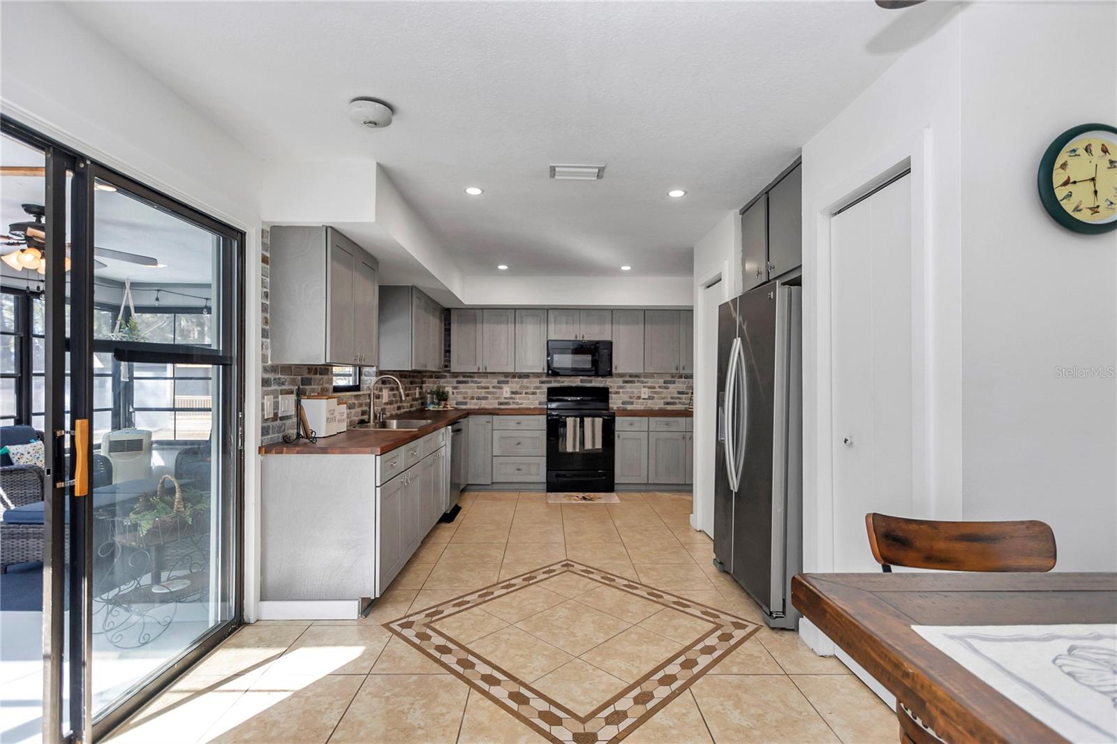 Image 14 of 49 For 3598 Trout Street