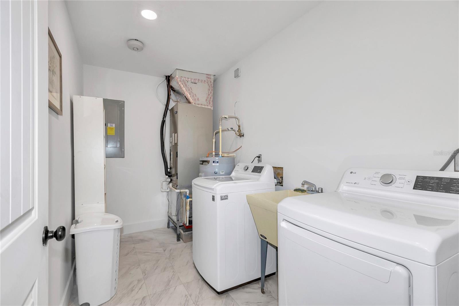 Image 26 of 49 For 3598 Trout Street