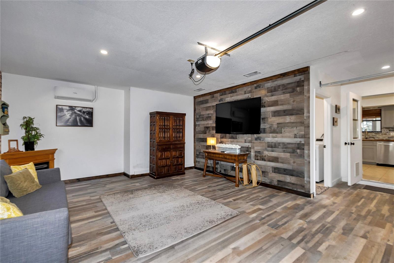 Image 30 of 49 For 3598 Trout Street