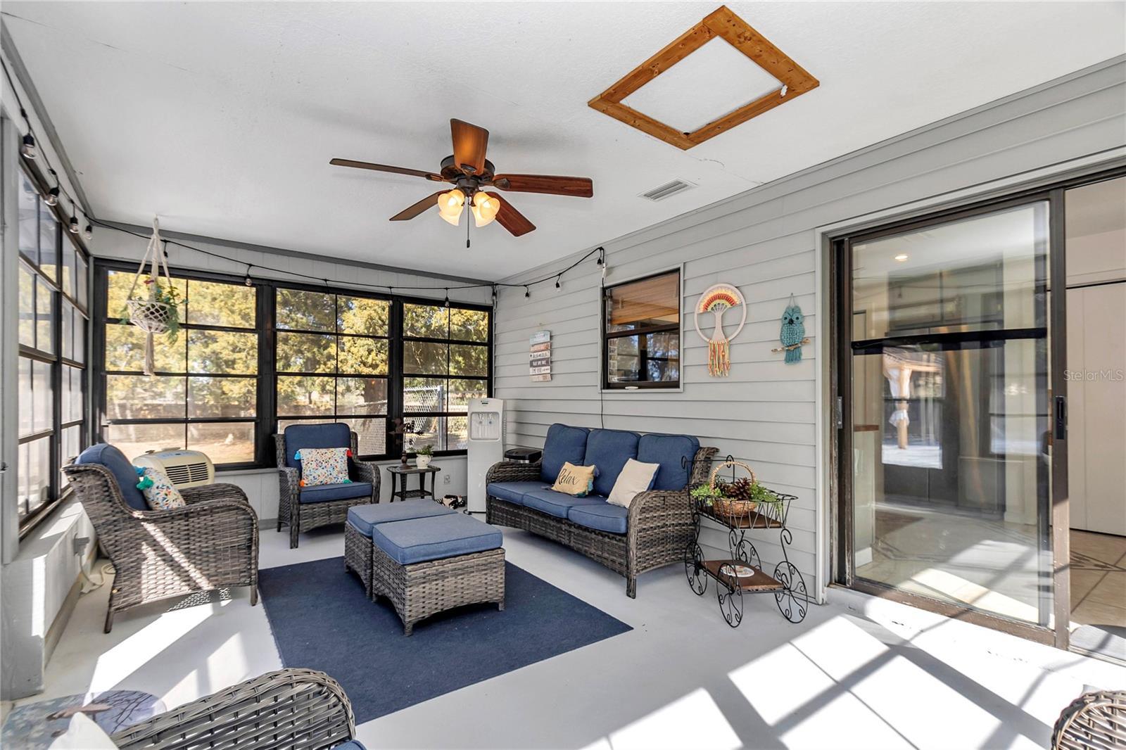 Image 31 of 49 For 3598 Trout Street