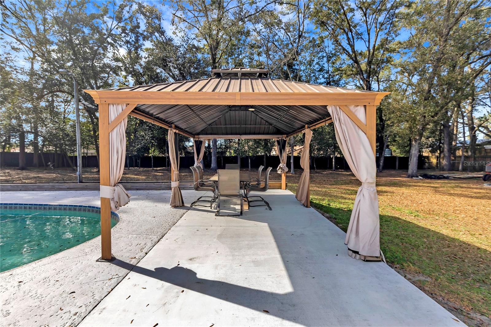 Image 34 of 49 For 3598 Trout Street