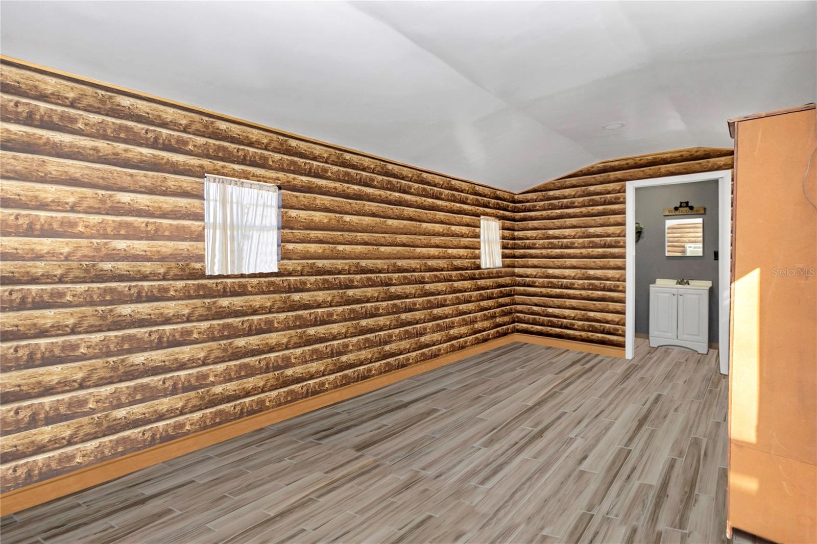 Image 39 of 49 For 3598 Trout Street