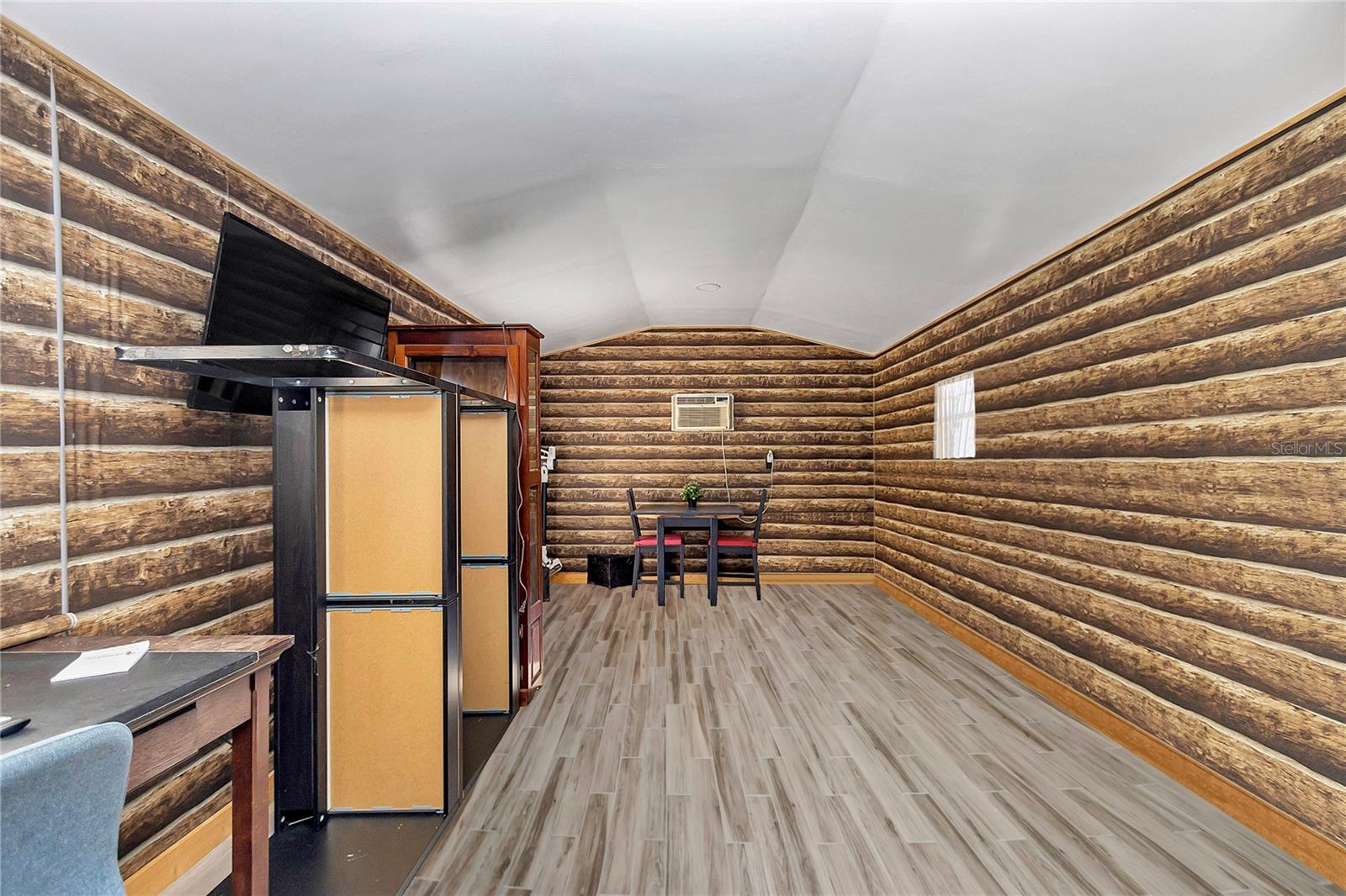 Image 40 of 49 For 3598 Trout Street