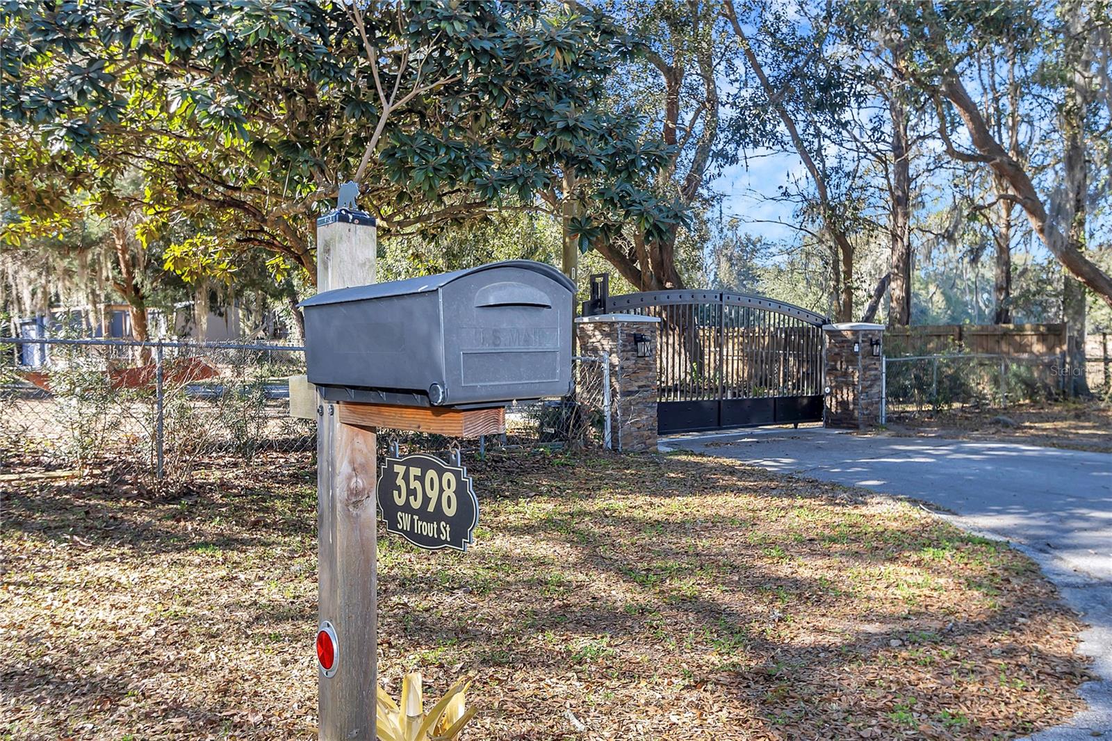 Image 44 of 49 For 3598 Trout Street