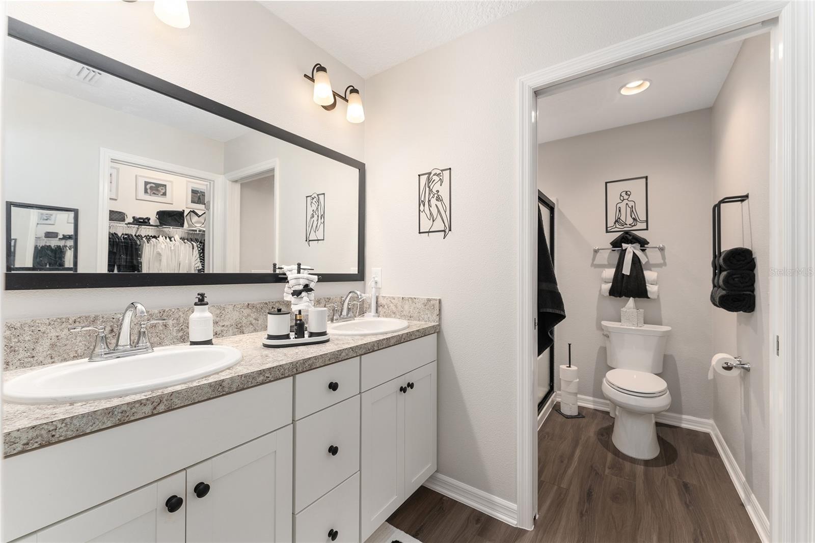 Image 20 of 28 For 7646 Cheryl Court