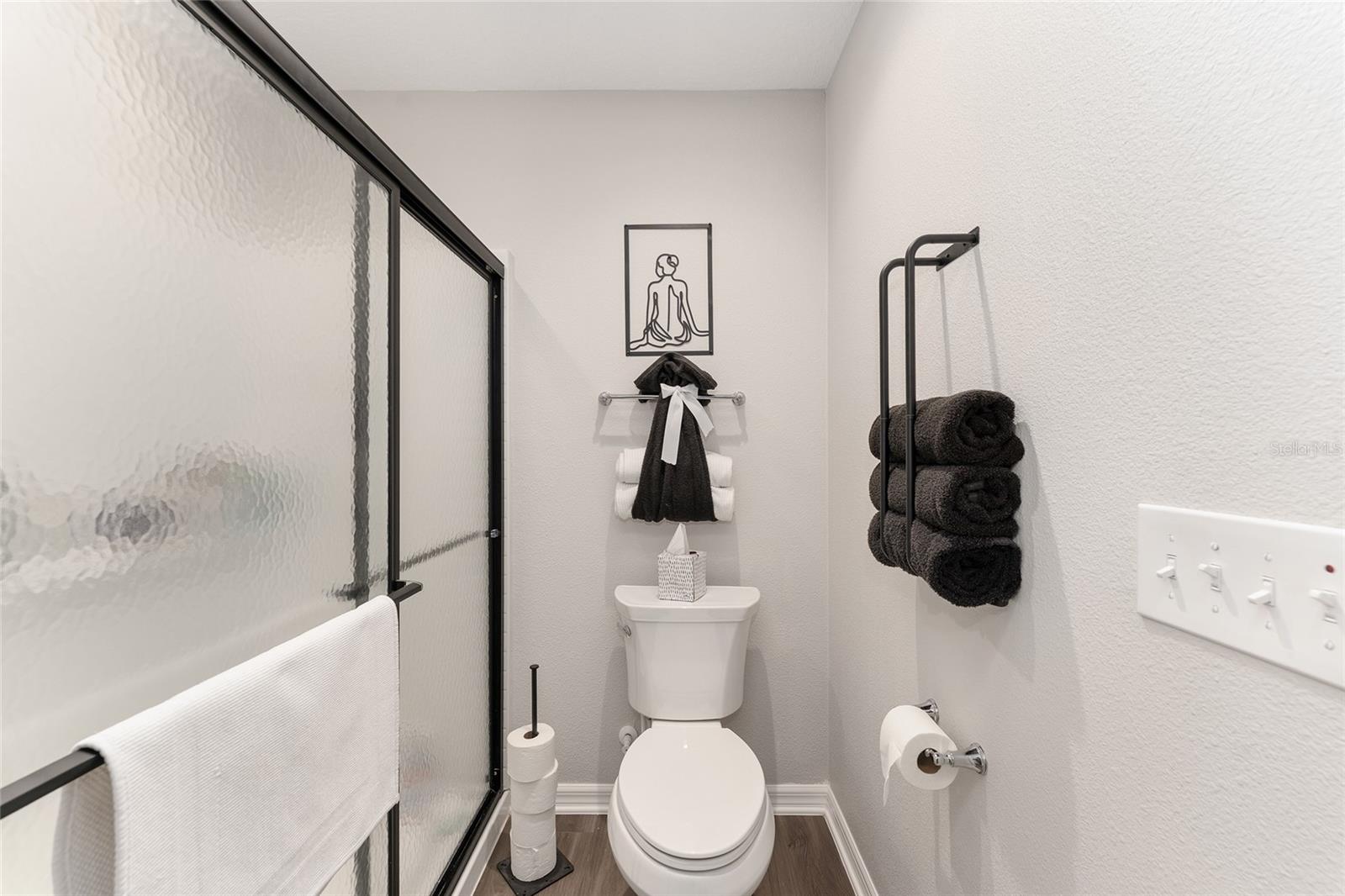 Image 22 of 28 For 7646 Cheryl Court