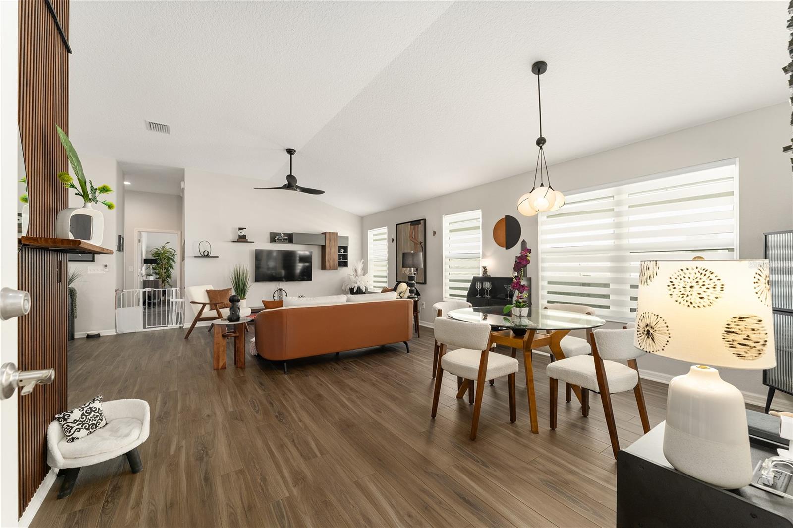 Image 5 of 28 For 7646 Cheryl Court