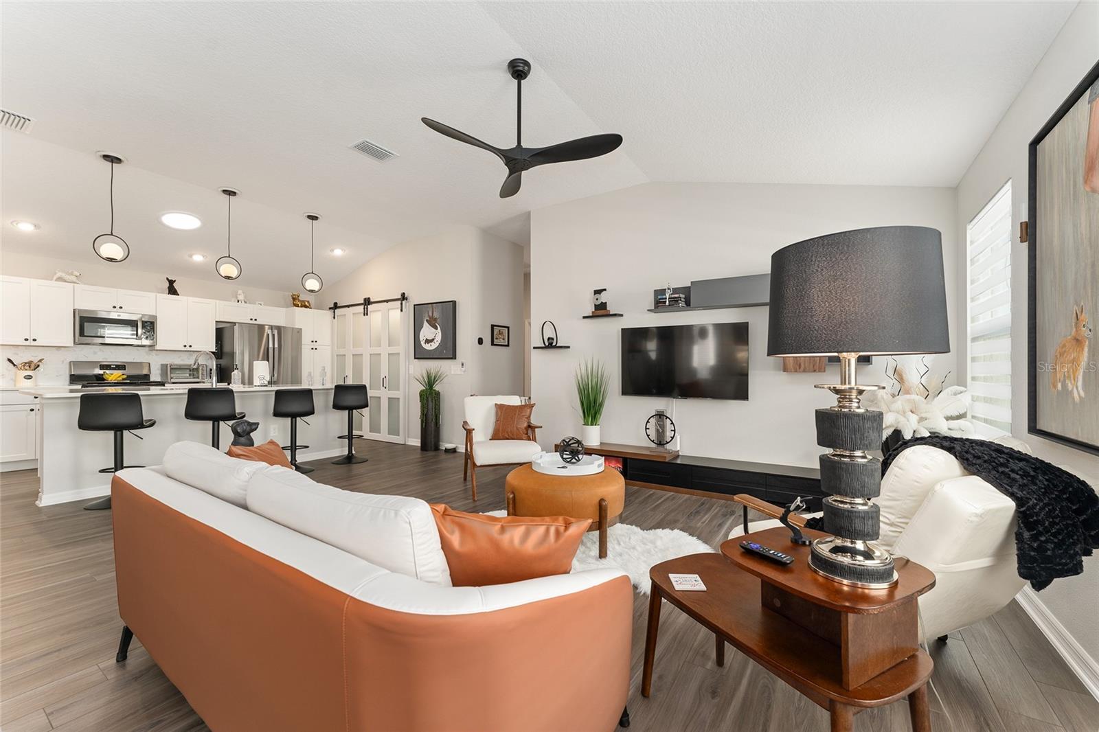 Image 8 of 28 For 7646 Cheryl Court