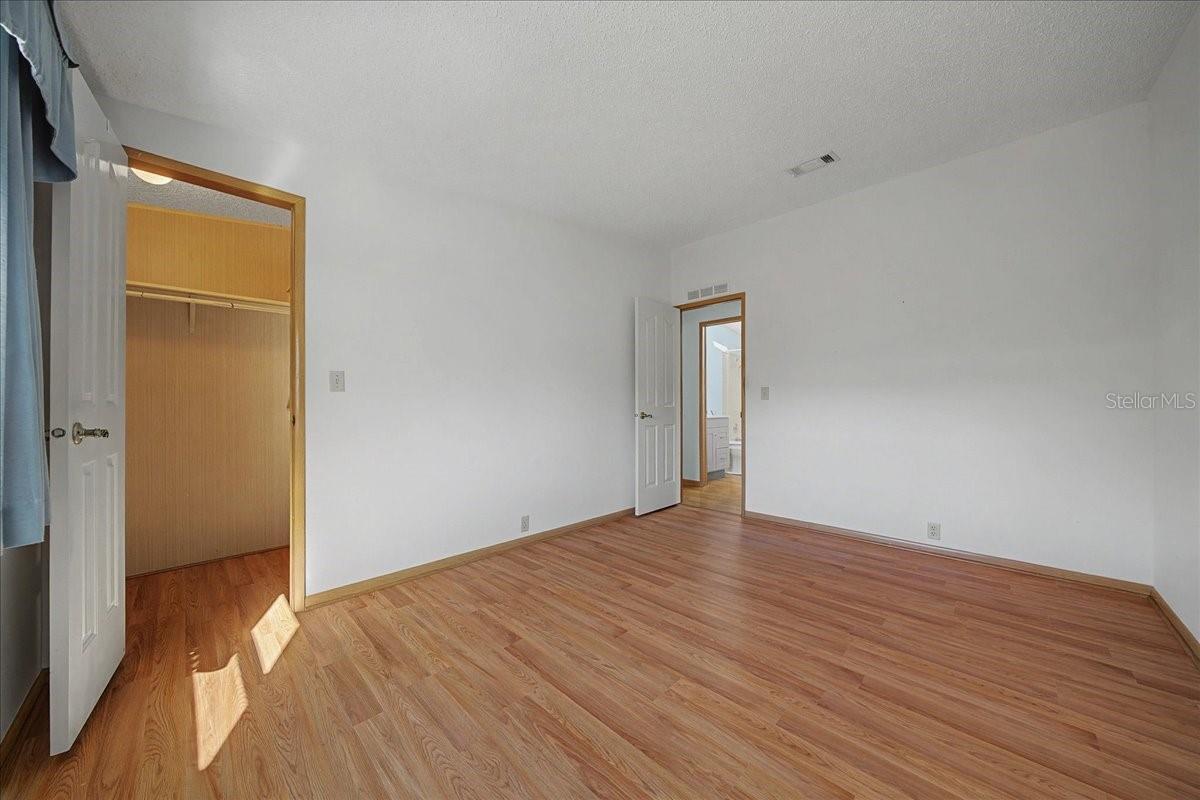 Image 24 of 59 For 25021 Bellevue