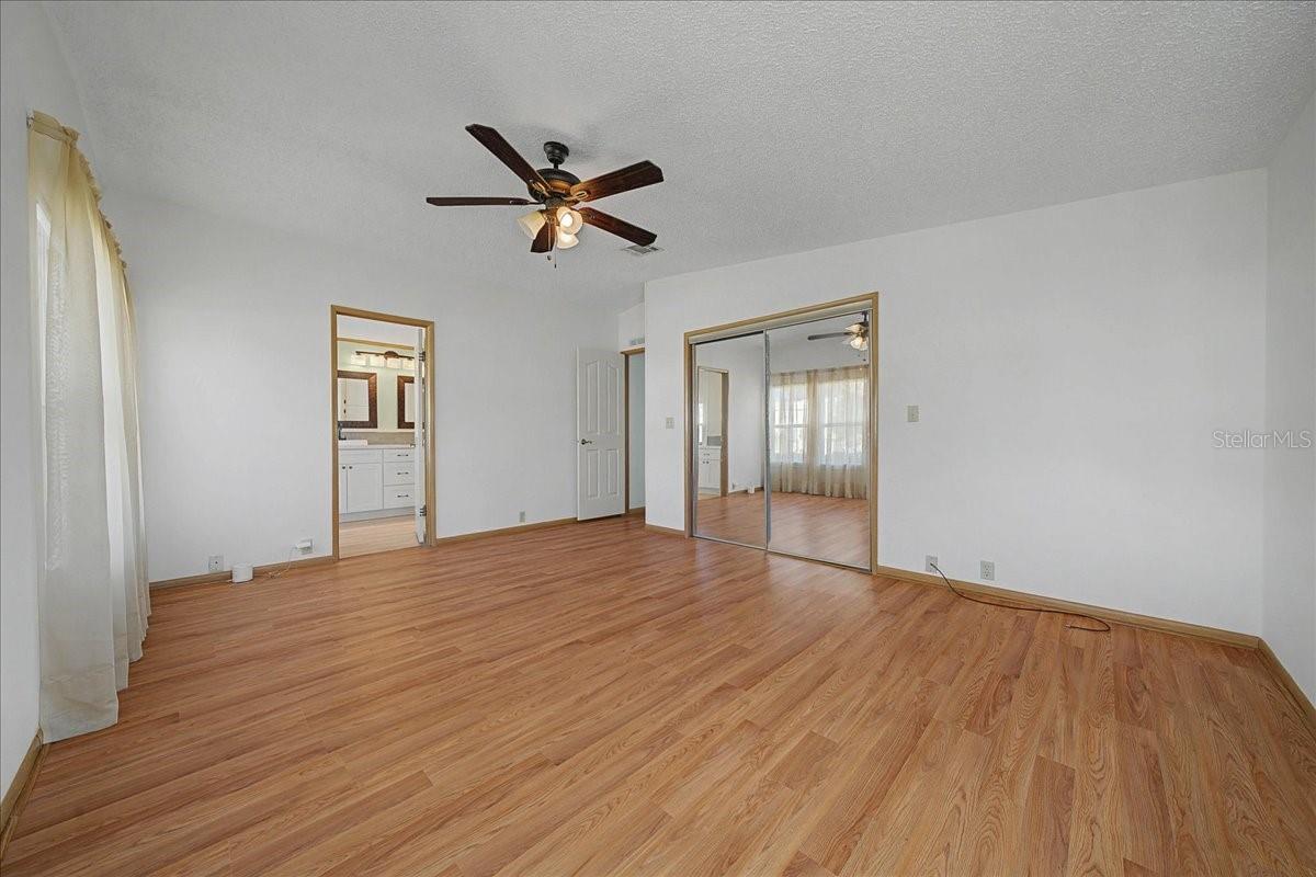 Image 27 of 59 For 25021 Bellevue