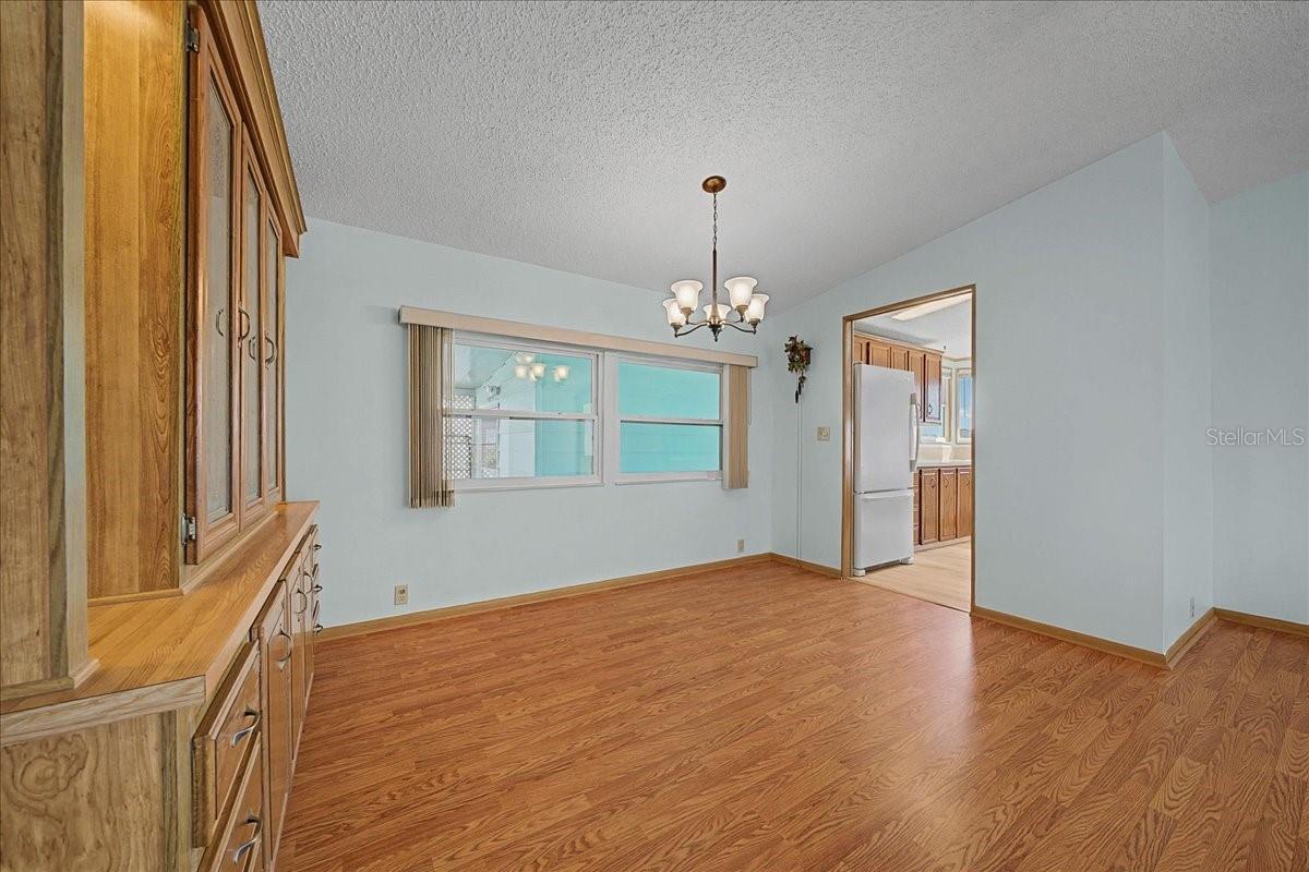 Image 32 of 59 For 25021 Bellevue