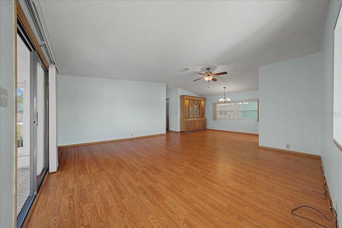 Image 34 of 59 For 25021 Bellevue