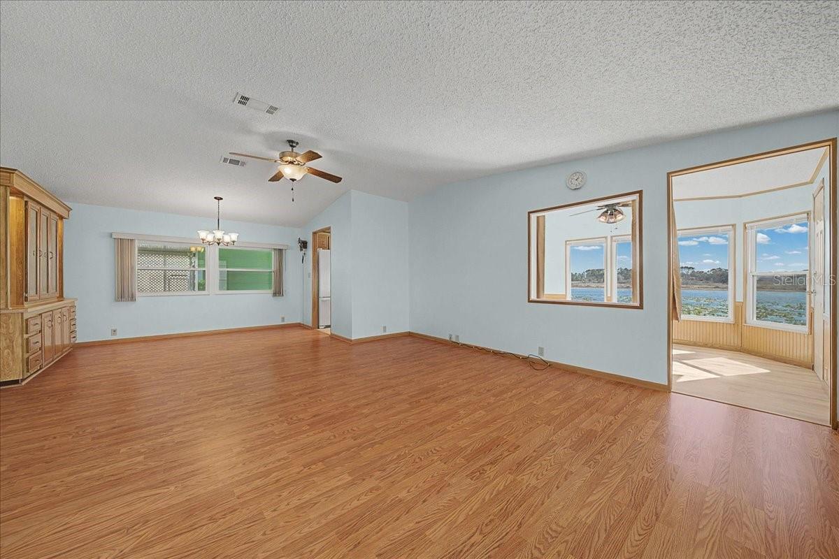 Image 35 of 59 For 25021 Bellevue