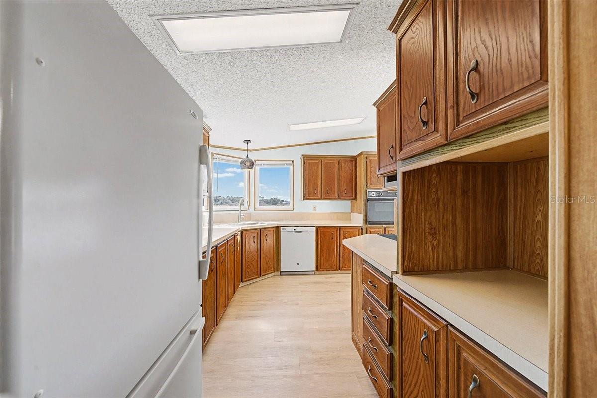 Image 44 of 59 For 25021 Bellevue