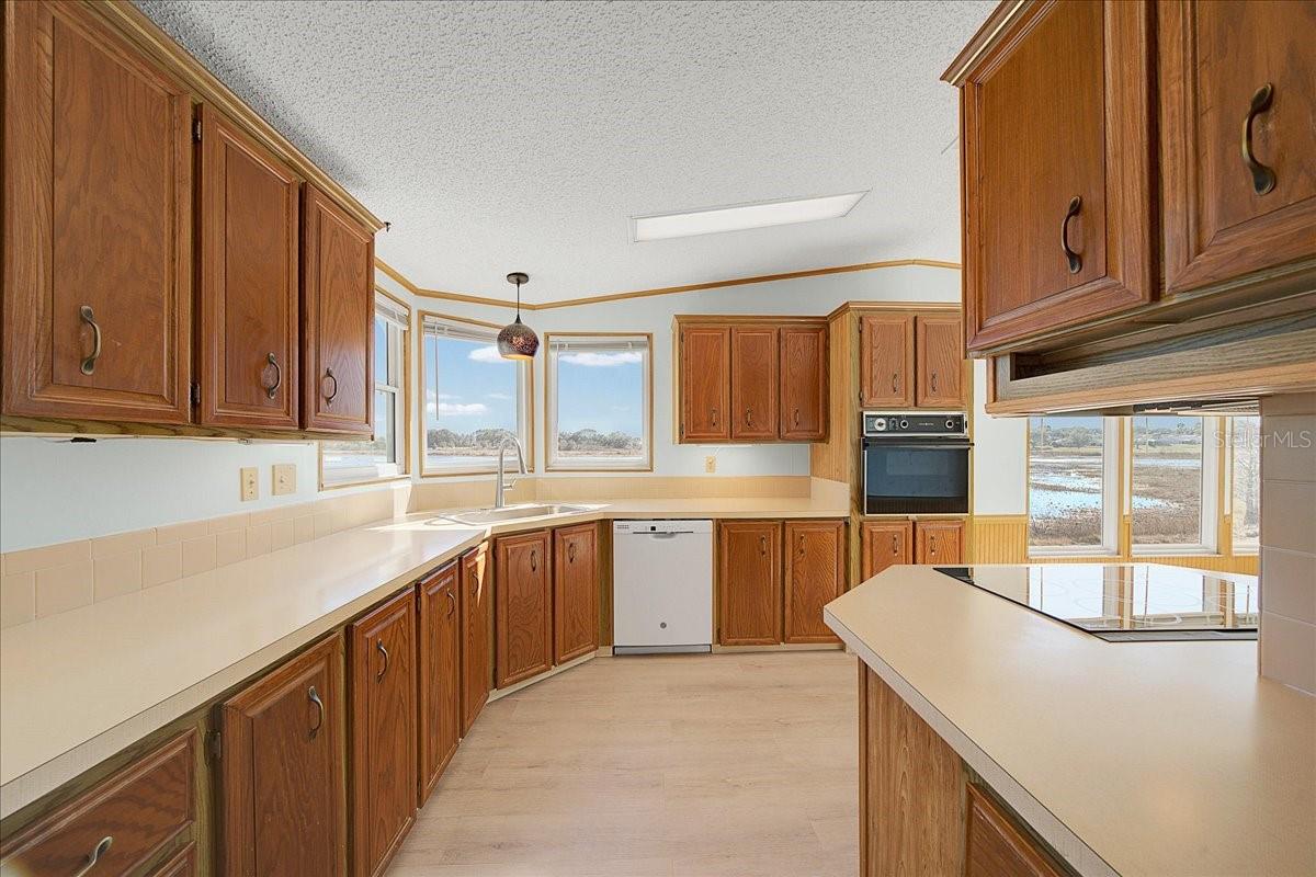 Image 45 of 59 For 25021 Bellevue