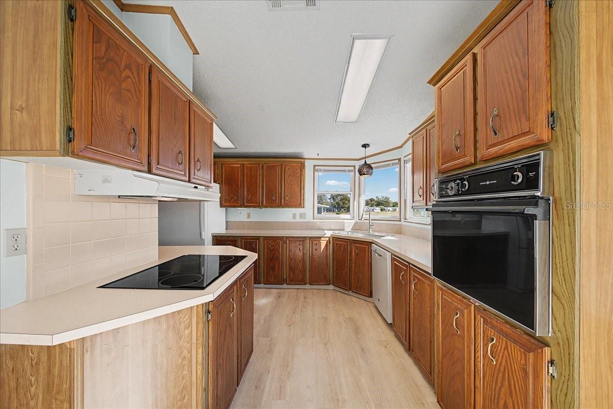 Image 48 of 59 For 25021 Bellevue