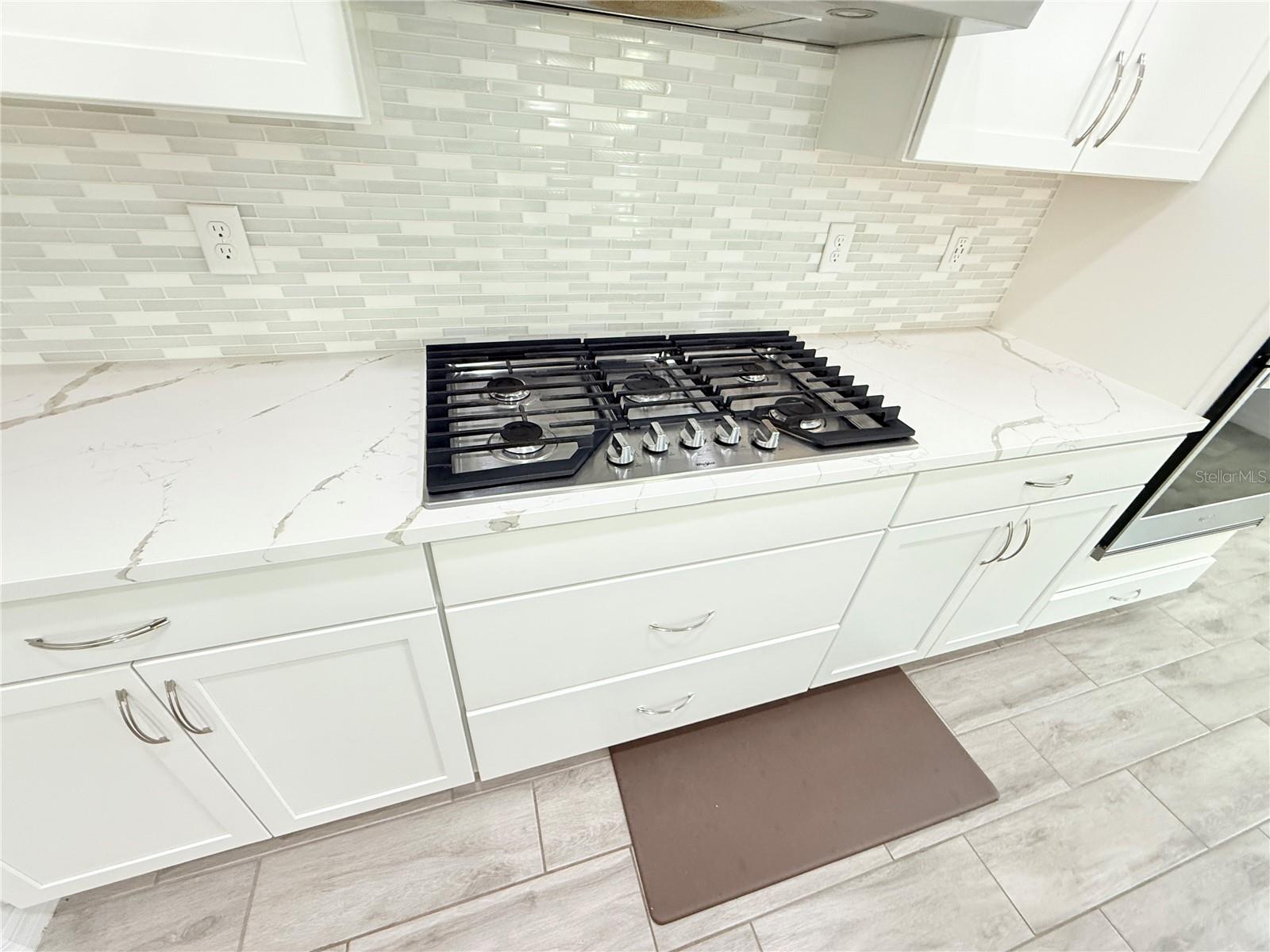 Image 17 of 49 For 6120 73rd Terrace