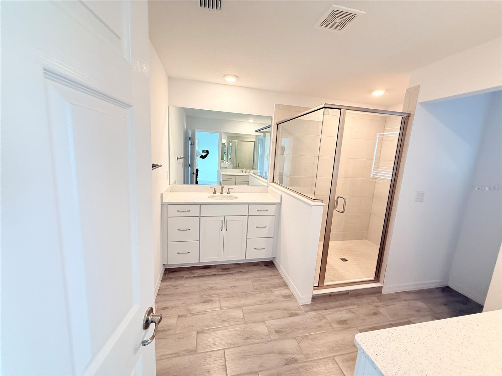 Image 26 of 49 For 6120 73rd Terrace