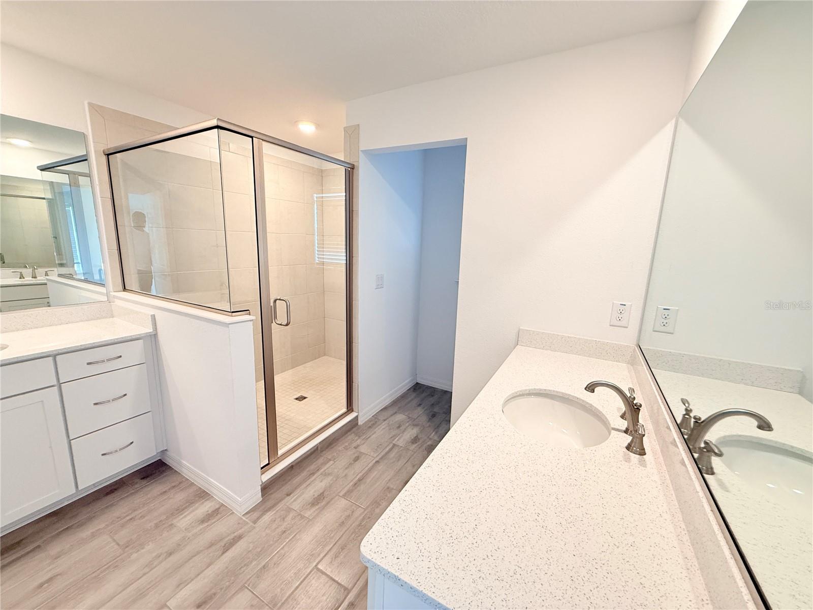 Image 27 of 49 For 6120 73rd Terrace