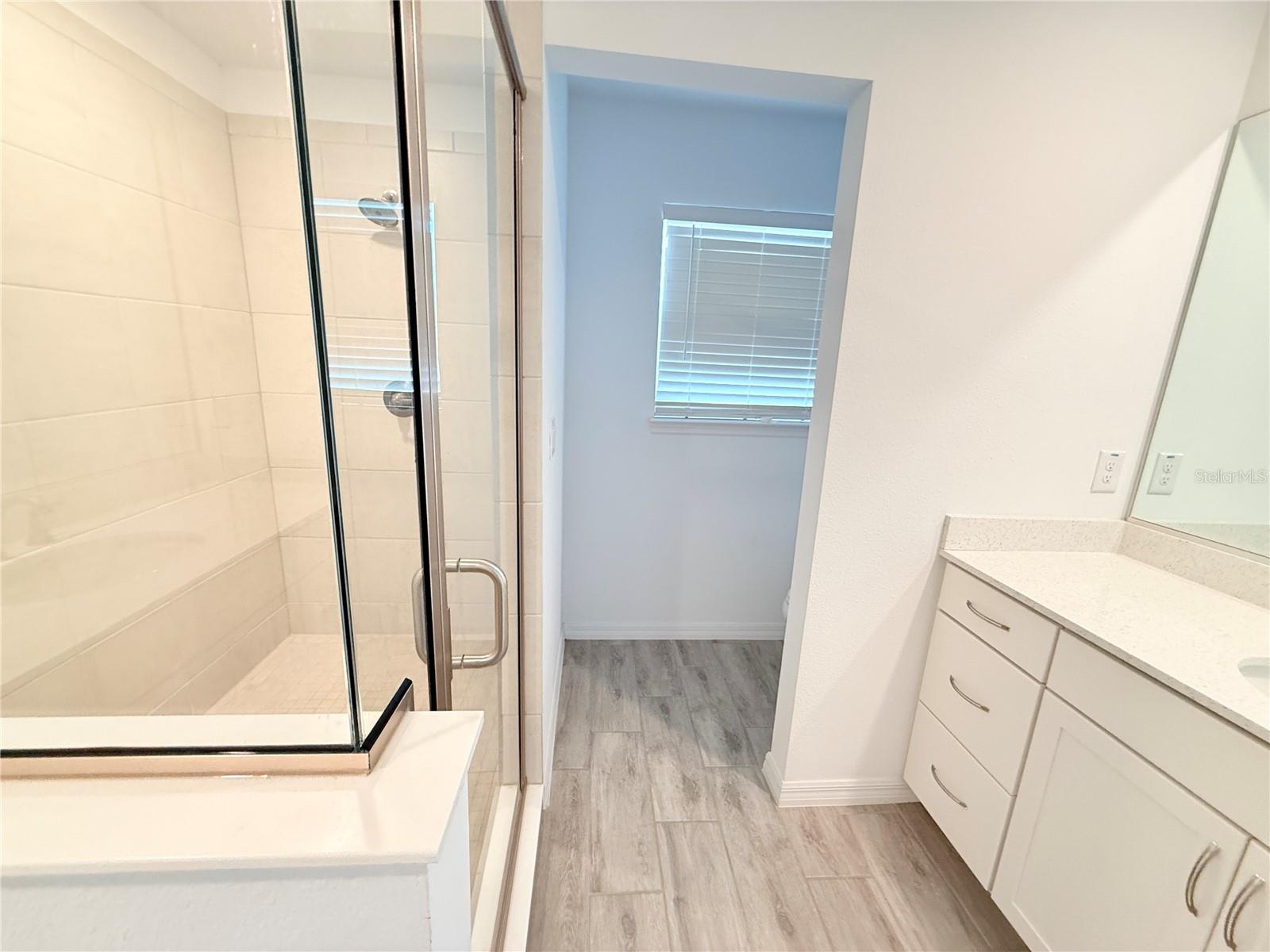 Image 28 of 49 For 6120 73rd Terrace