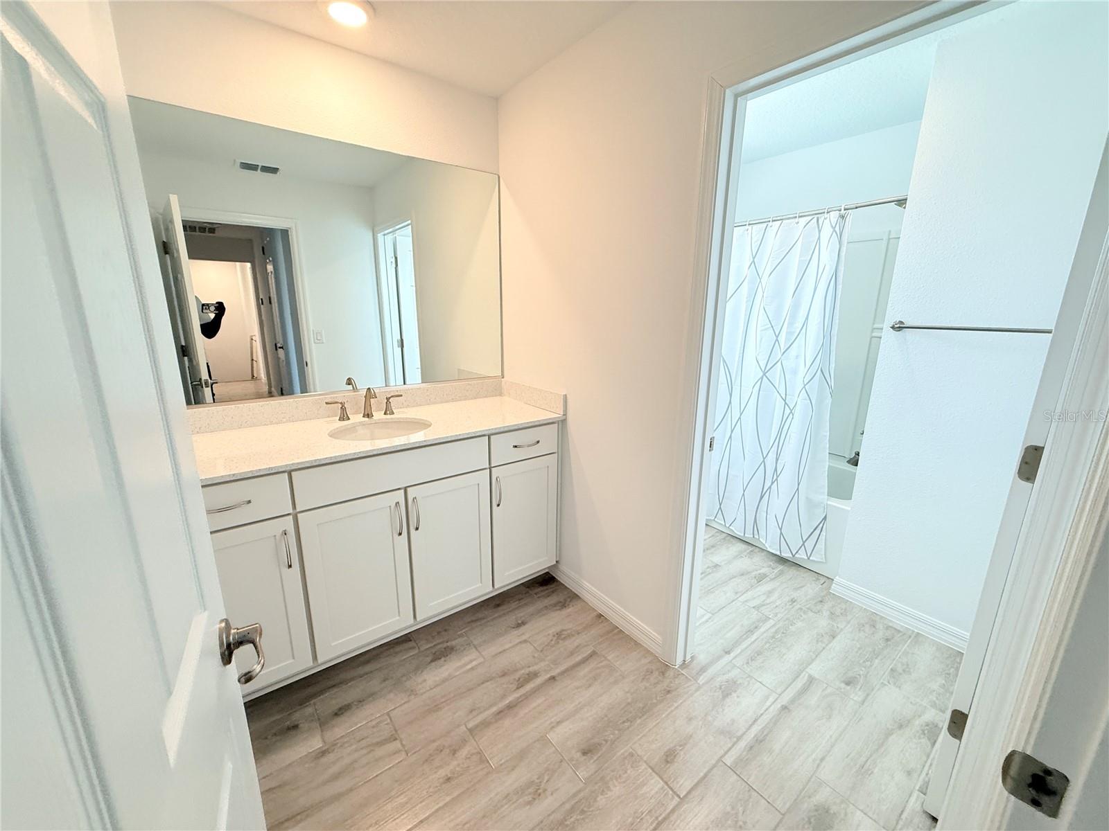 Image 33 of 49 For 6120 73rd Terrace