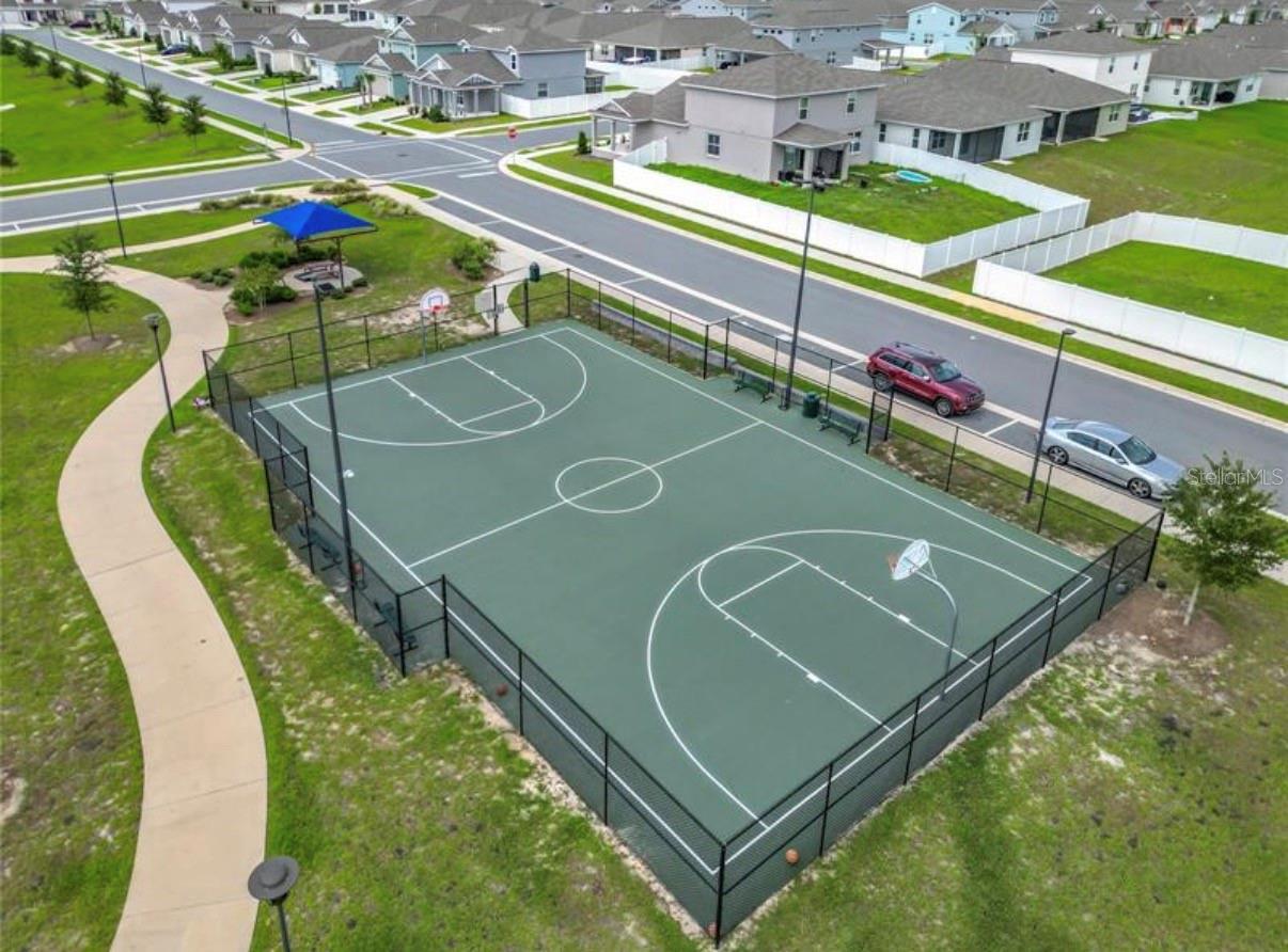 Image 4 of 49 For 6120 73rd Terrace