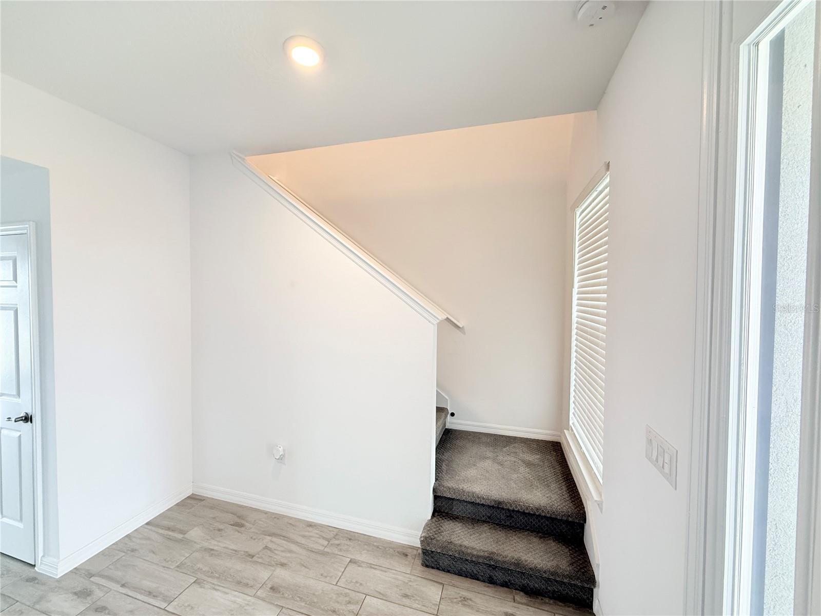 Image 7 of 49 For 6120 73rd Terrace