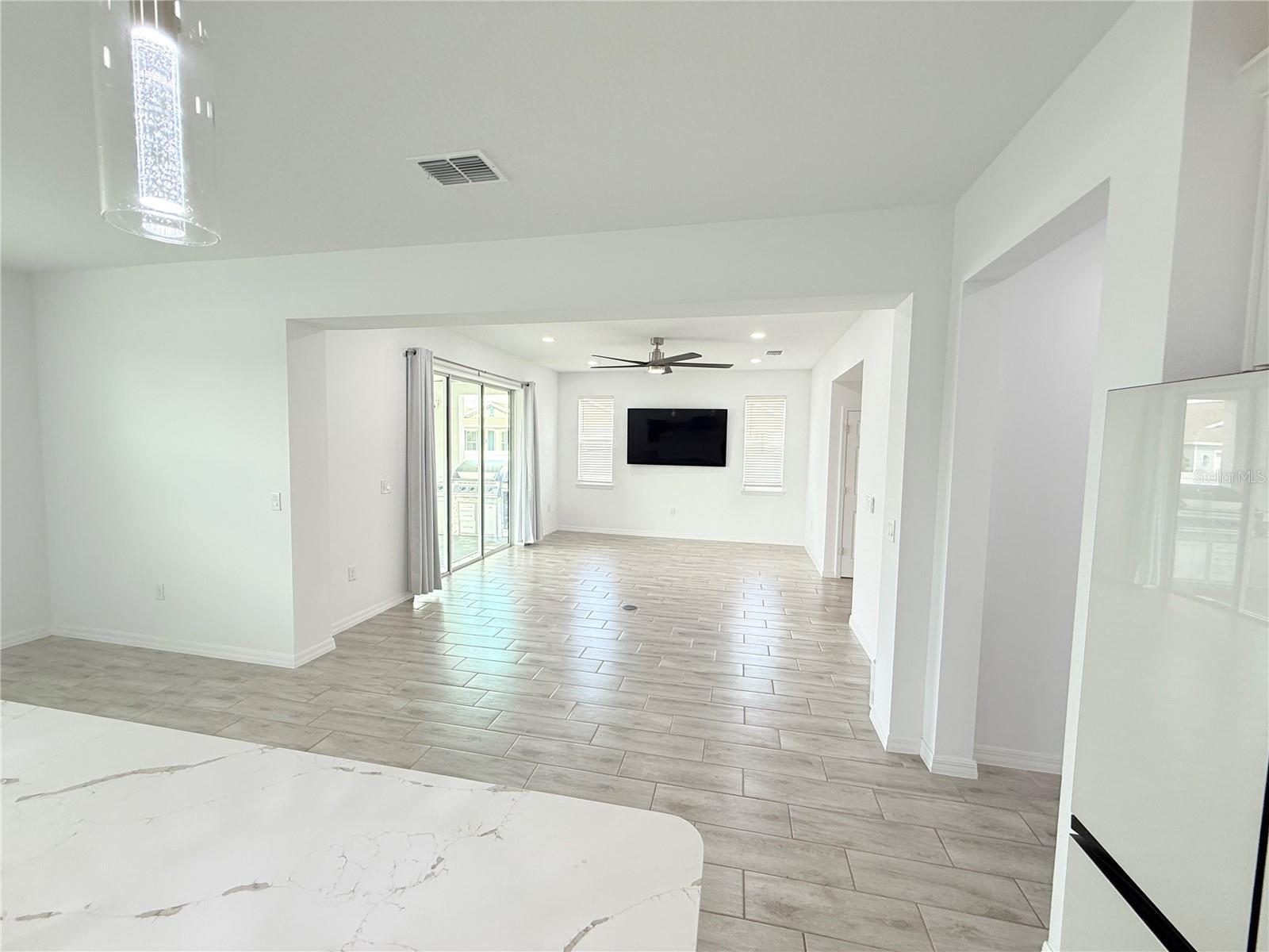 Image 9 of 49 For 6120 73rd Terrace