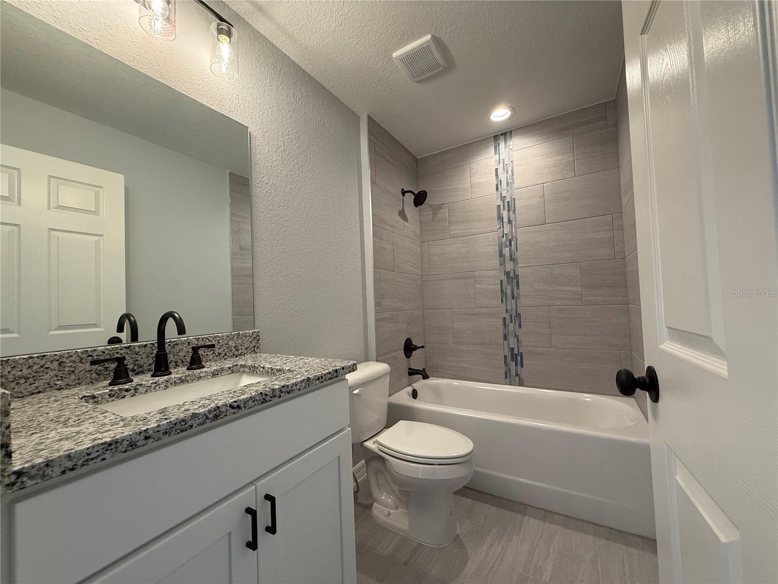 Image 6 of 14 For 12133 89th Avenue