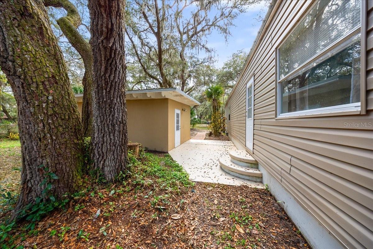 Image 28 of 43 For 16789 8th Place