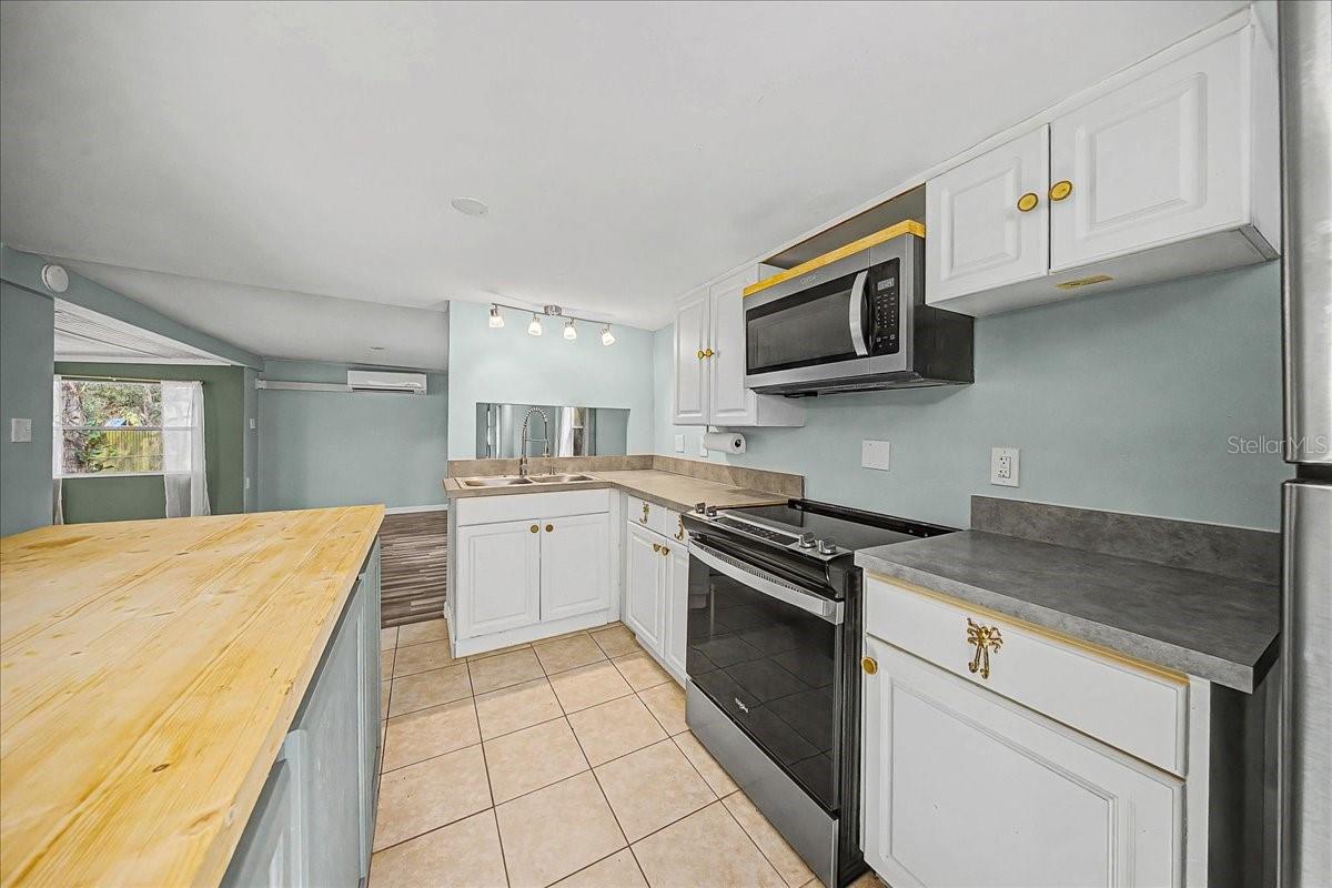 Image 5 of 43 For 16789 8th Place