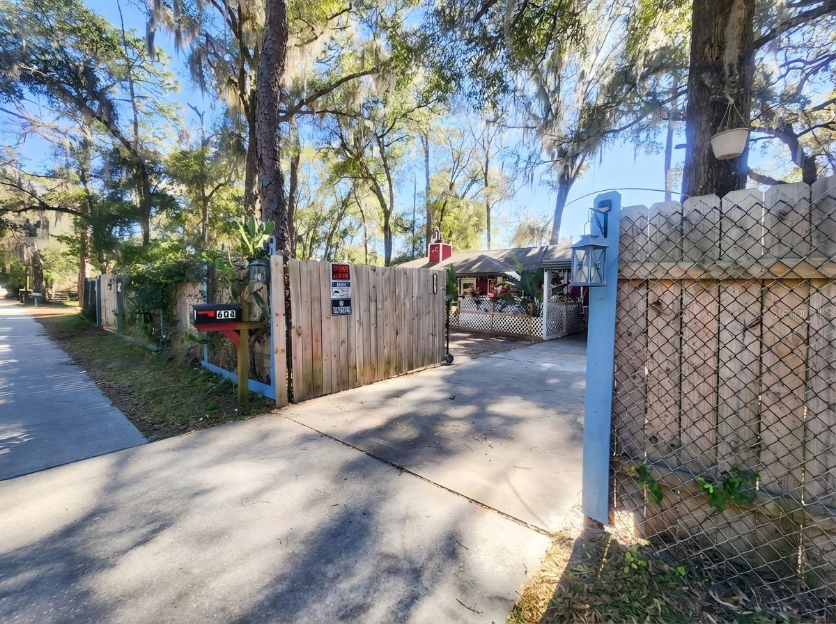 Image 3 of 23 For 604 28th Street