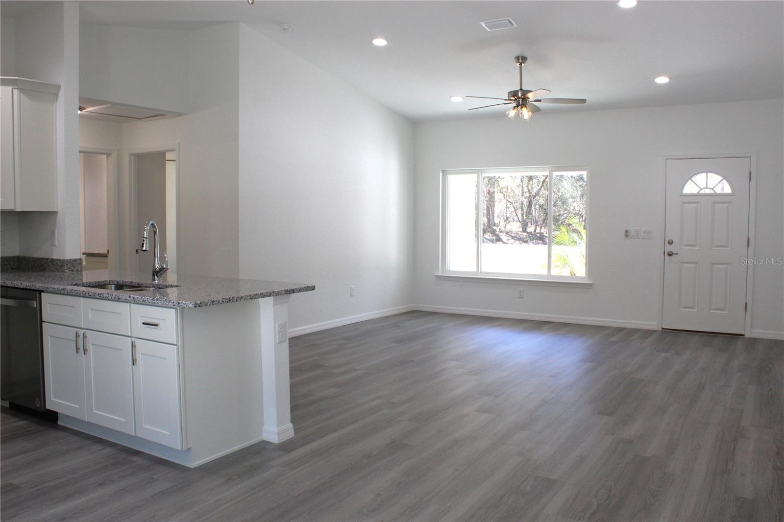 Image 21 of 38 For 15 Fisher Way Place