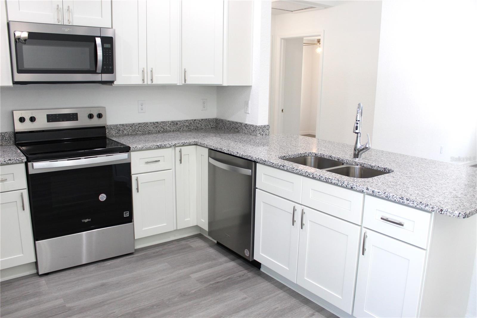 Image 24 of 38 For 15 Fisher Way Place