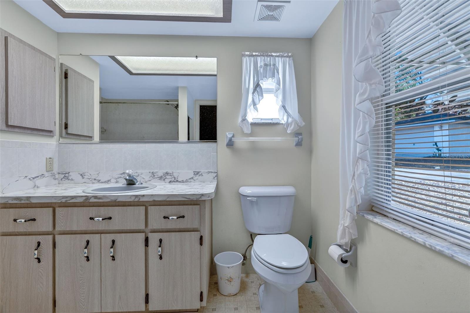 Image 19 of 47 For 774 Oak Crest Path