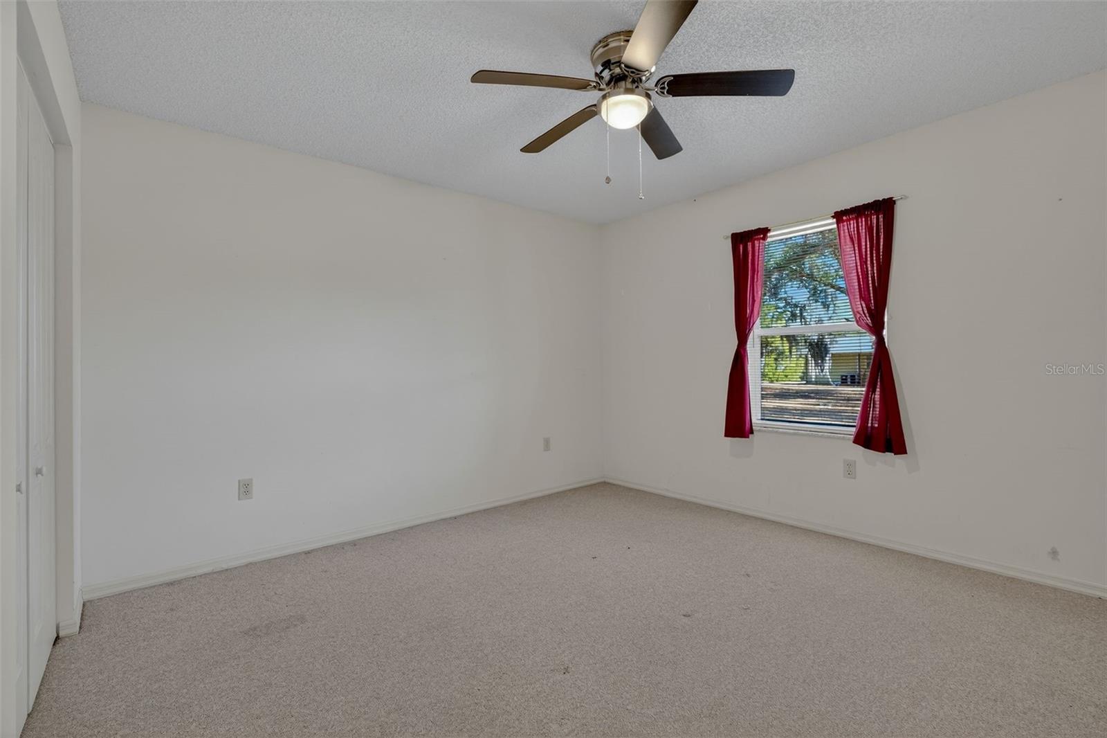 Image 22 of 47 For 774 Oak Crest Path