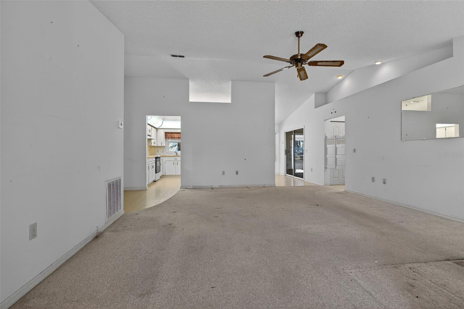 Image 8 of 47 For 774 Oak Crest Path