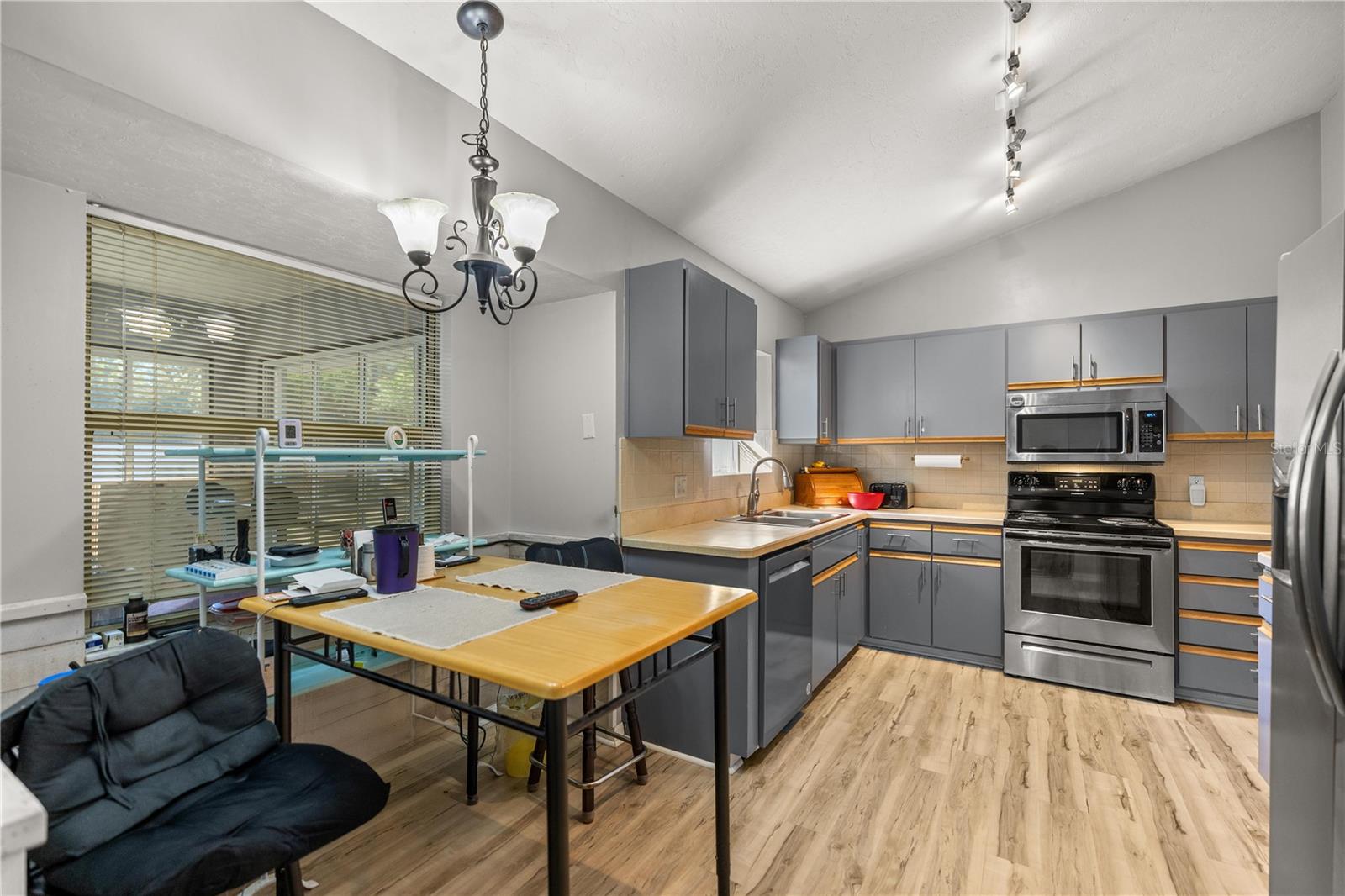 Image 4 of 20 For 21486 Peach Blossom Street