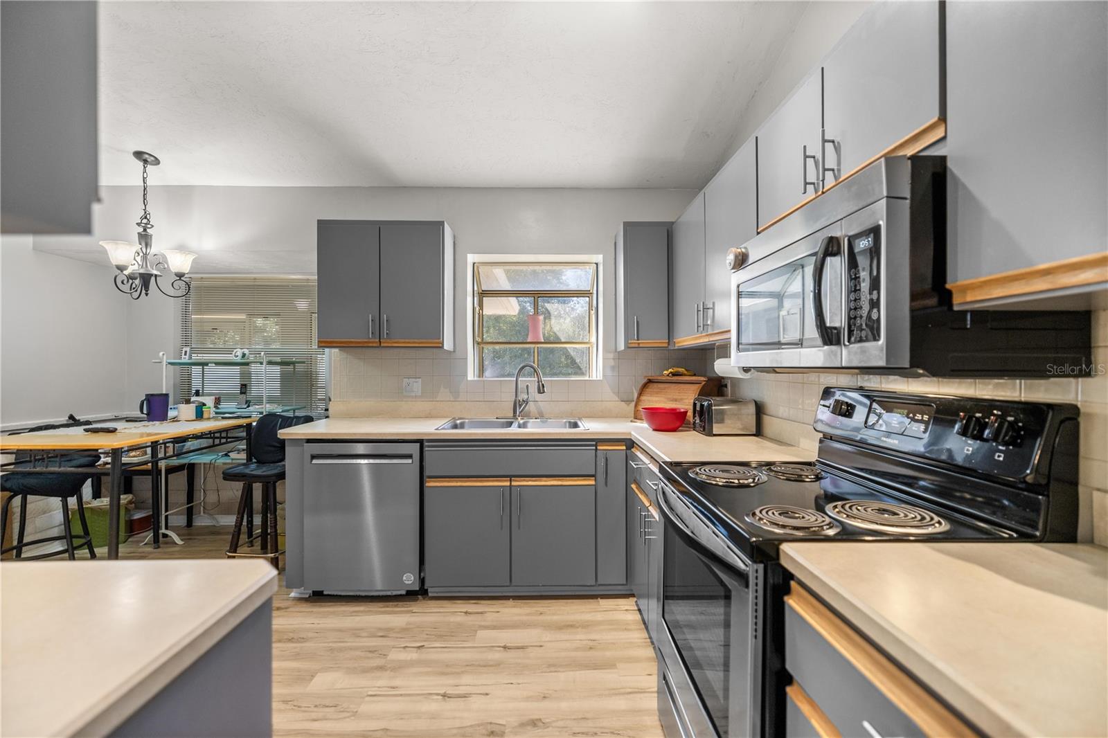 Image 5 of 20 For 21486 Peach Blossom Street