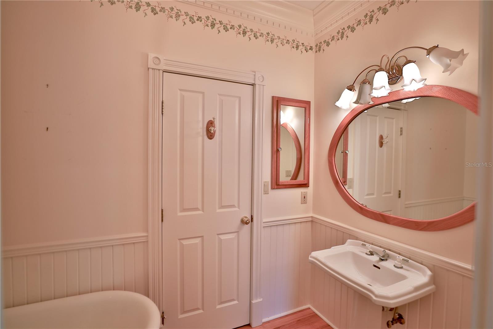 Image 36 of 73 For 15551 Highway 225