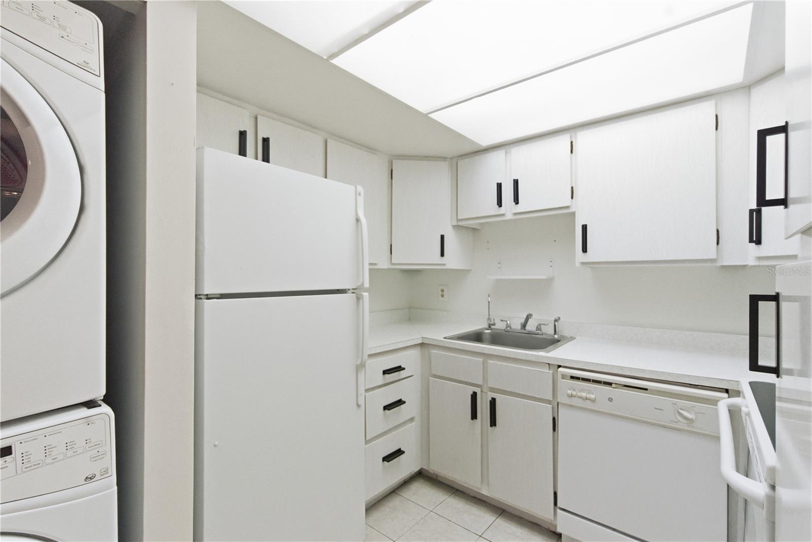 Image 20 of 28 For 521 Midway Drive B