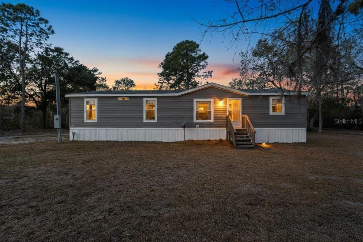 Image 27 of 47 For 1910 155th Court