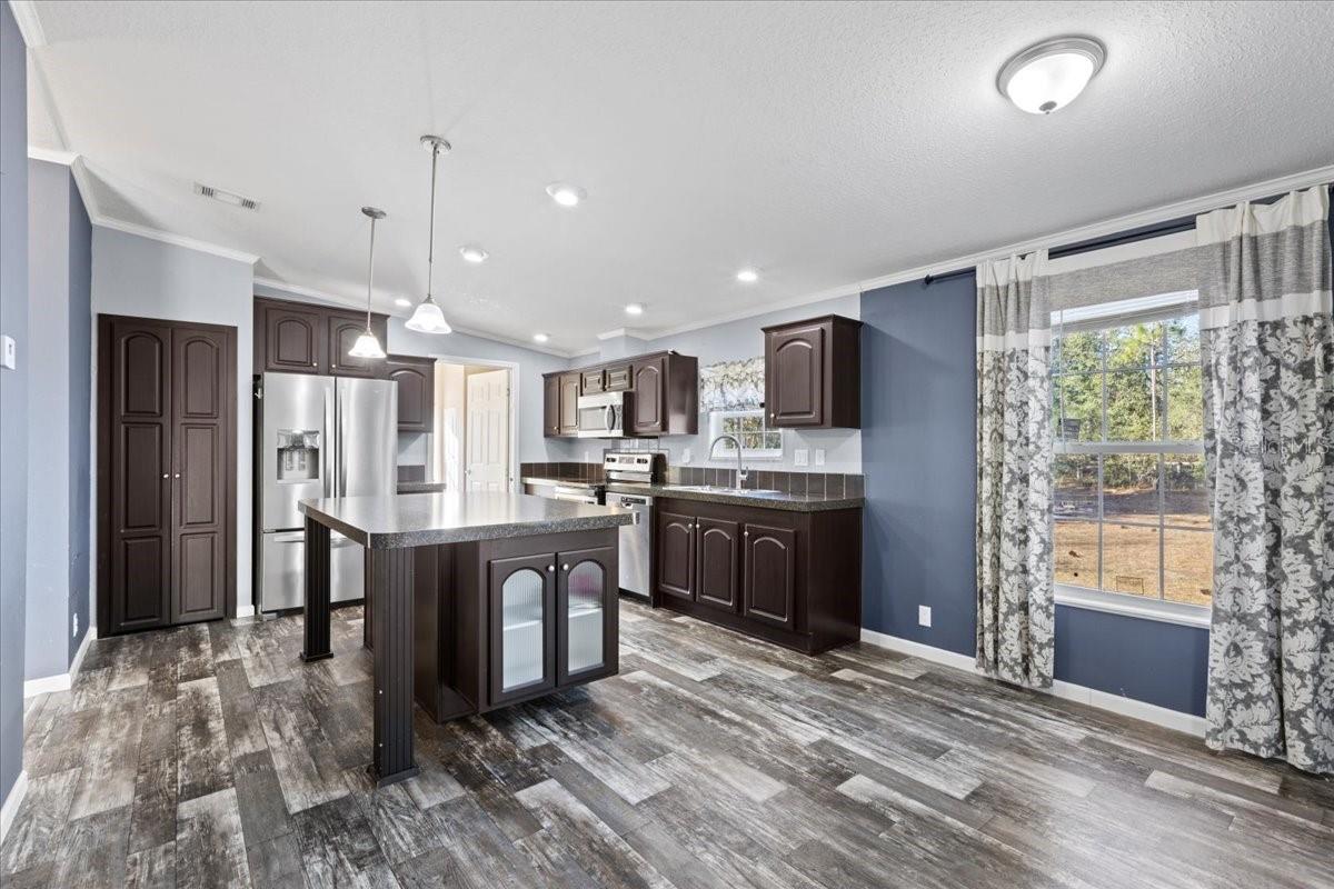 Image 6 of 47 For 1910 155th Court