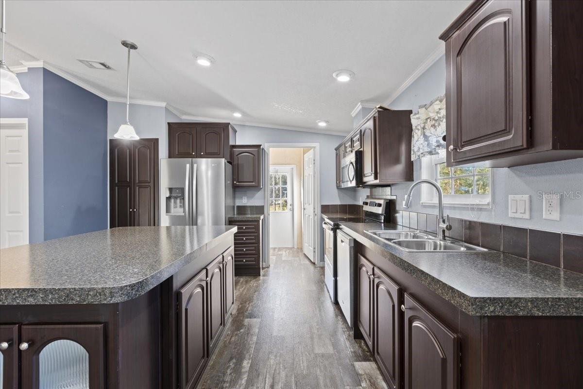 Image 7 of 47 For 1910 155th Court