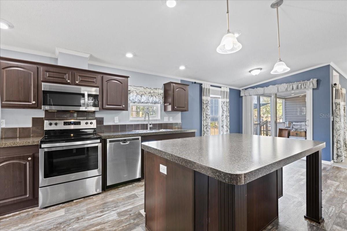 Image 8 of 47 For 1910 155th Court