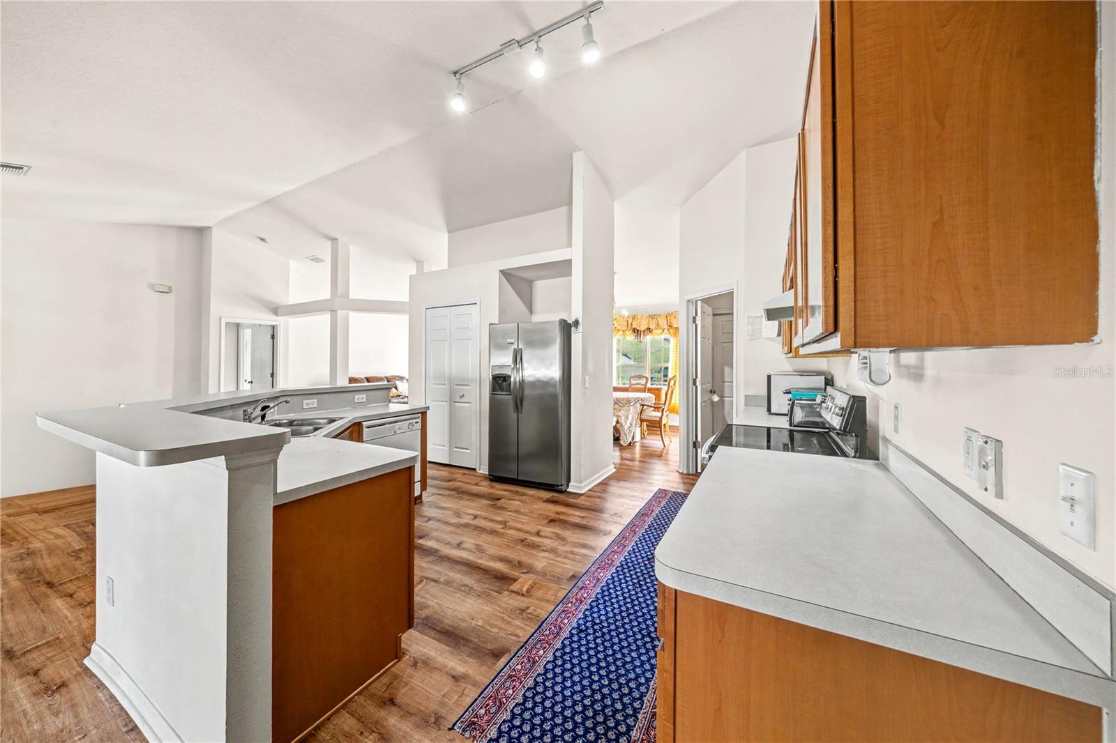 Image 36 of 50 For 27 Vinca Street