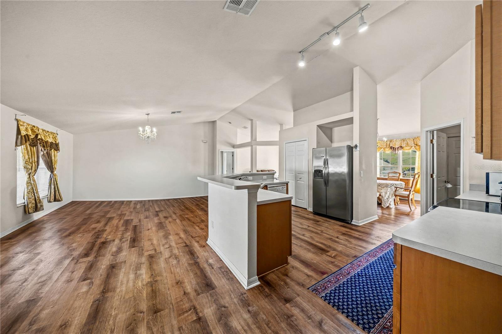 Image 37 of 50 For 27 Vinca Street