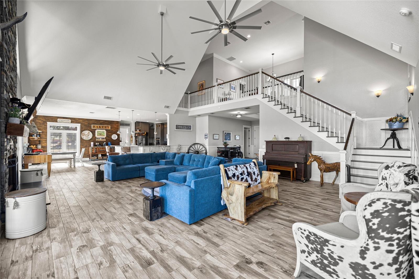 Image 17 of 73 For 5251 180th Avenue Road